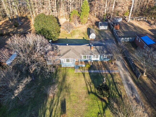 Building Photo - 2710 Tallu Rd