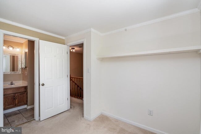 Building Photo - 6580 Lochleigh Ct