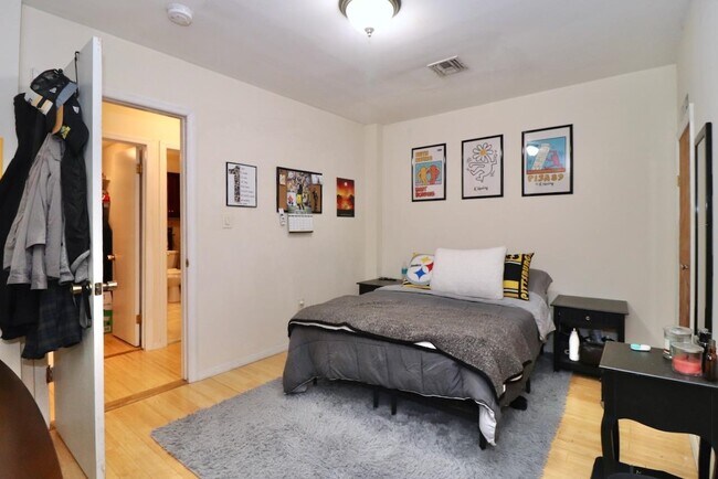 Building Photo - 311 5th St