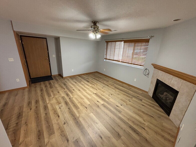 Building Photo - 5908 Sutton Pl