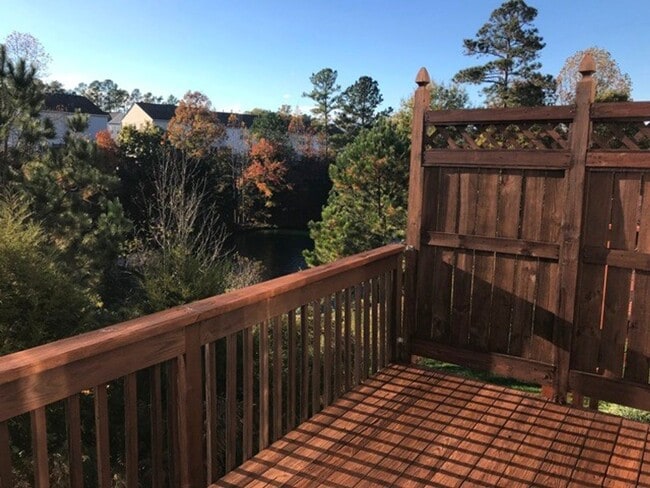 Building Photo - Freshly Updated Breckenridge Townhome with Pond Views & Flexible Living Space**