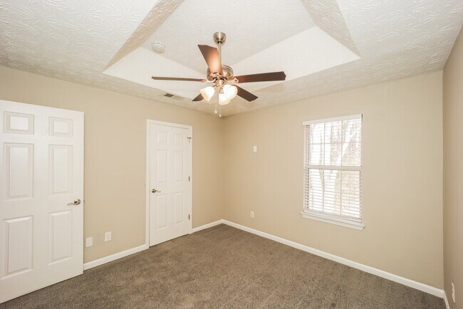 Building Photo - 5476 Perching Pl