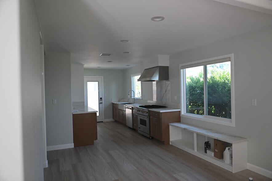 kitchen - 9392 Westminster Blvd