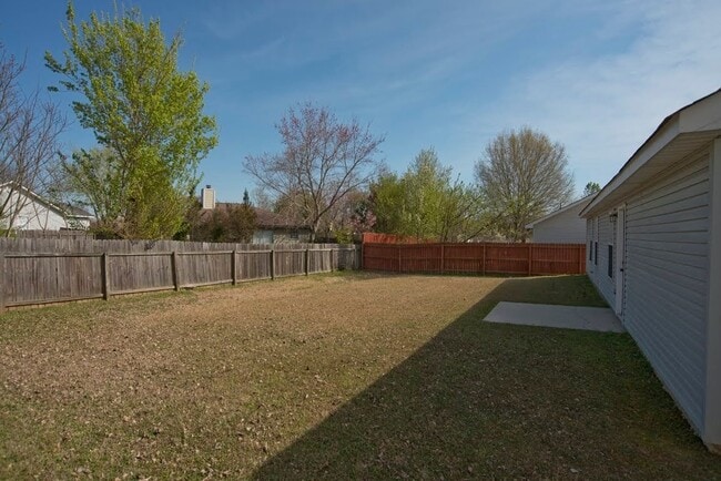 Building Photo - Beautiful 3 Bedroom 2 Bath Home in the Hea...