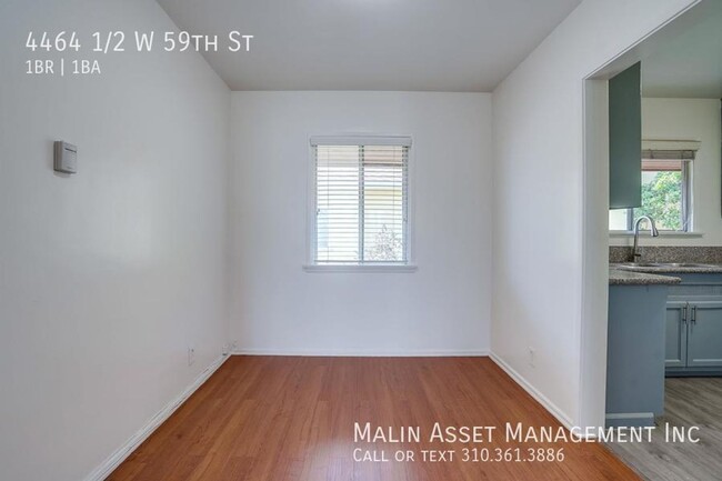 Interior Photo - 4460 - 4466 1/2 W. 59th St