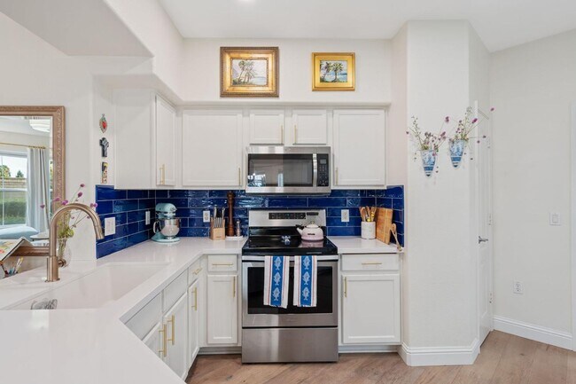 Building Photo - Luxury condo in Natomas!