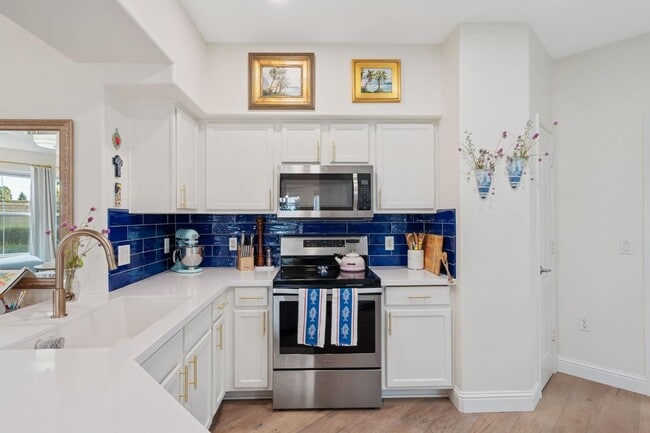 Building Photo - Single story condo in Natomas!