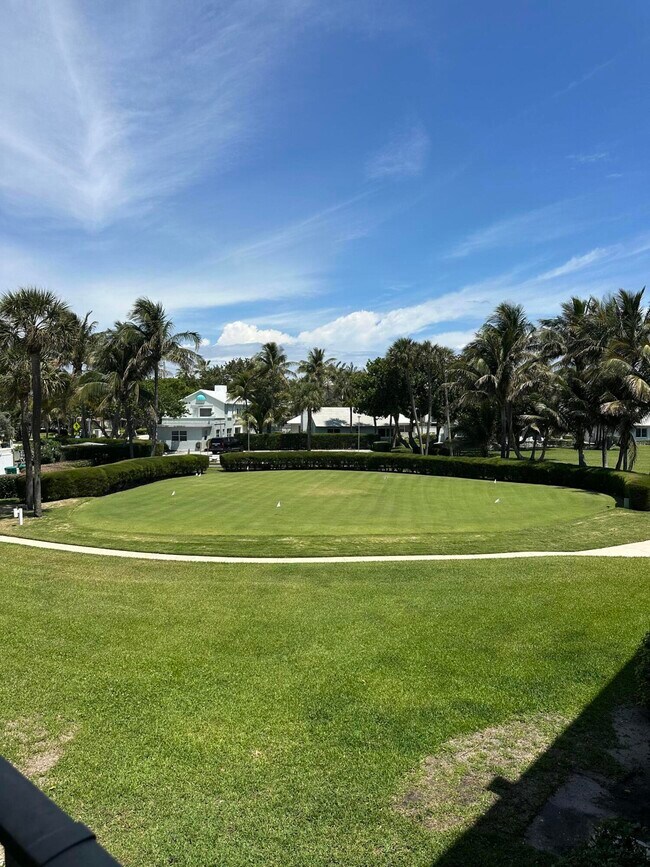 Building Photo - 1221 Hillsboro Mile