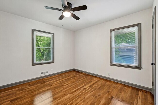 Building Photo - 1843 Longdale Dr