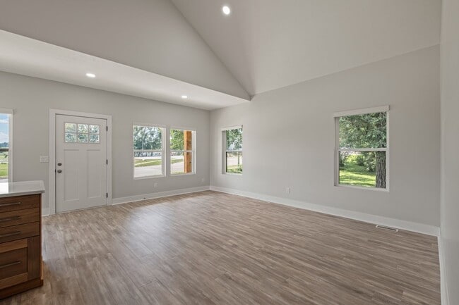 Building Photo - WELCOME HOME!