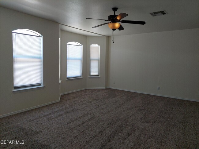 Building Photo - 11236 Horse Ranch St