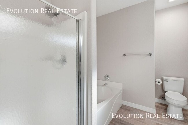 Building Photo - 3130 S 81st St