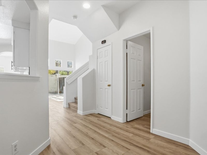 Building Photo - 356 Carrione Ct