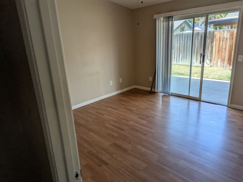 Building Photo - 3513 El Hogar Ct