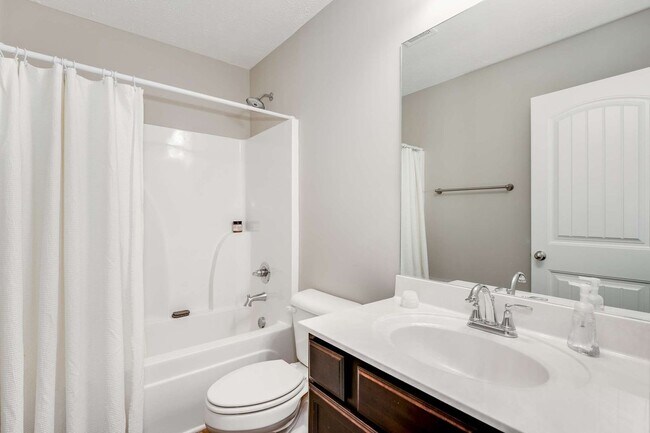 Upstairs Bathroom - 790 Bradburn Village Way