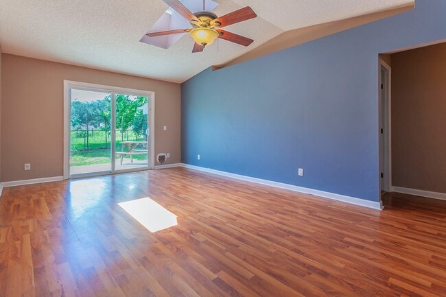 Building Photo - 1504 Meadow St