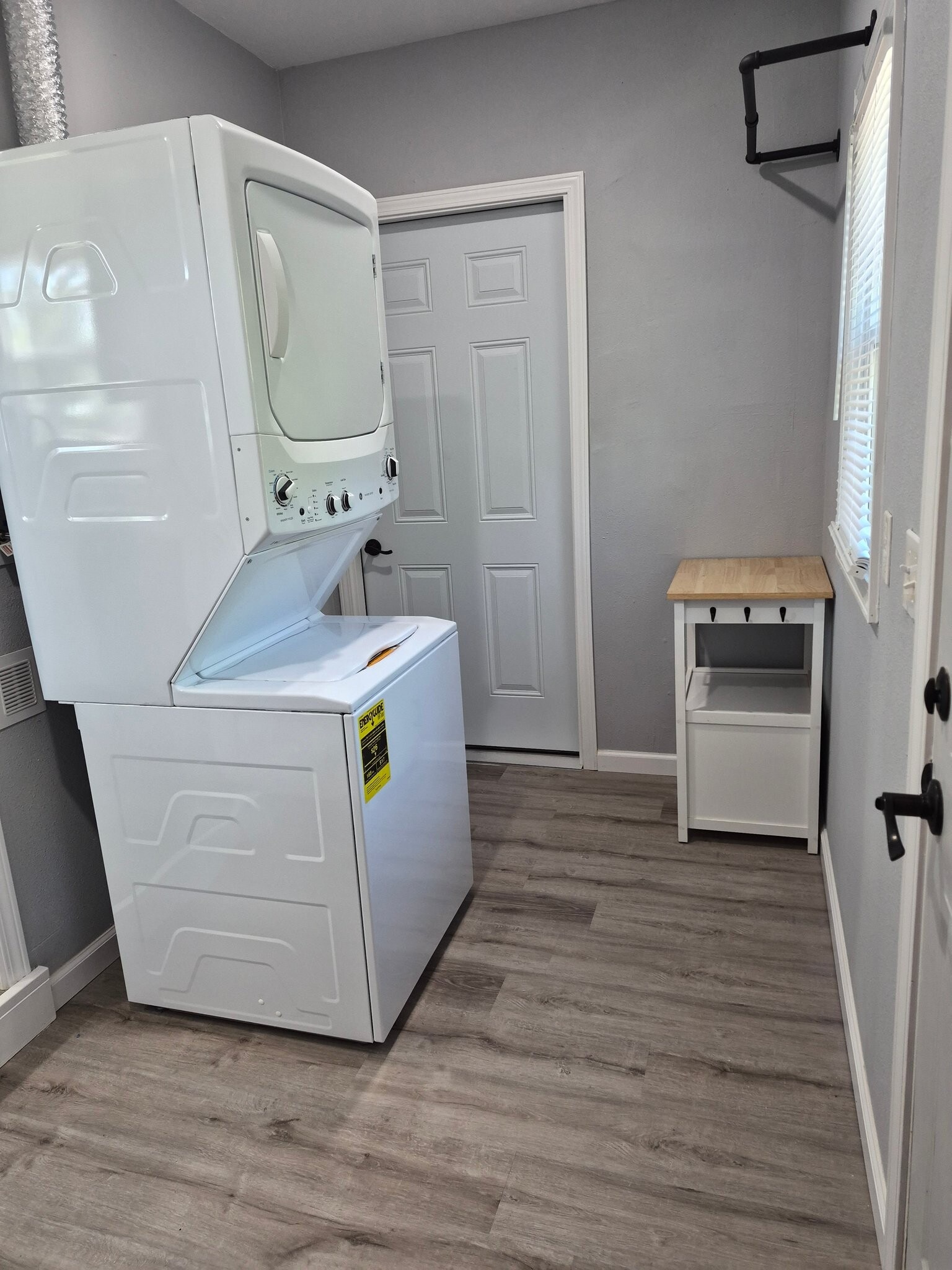 Building Photo - 312 S Rose Hill Rd