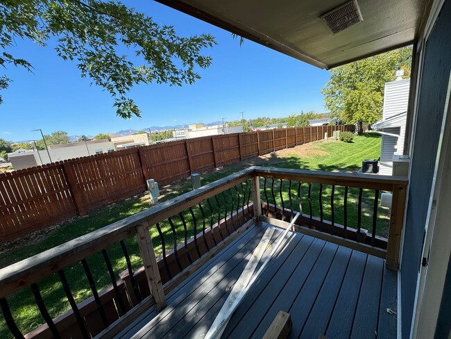 Building Photo - Lovely home in the Villas Community - Age Restricted Community 55+