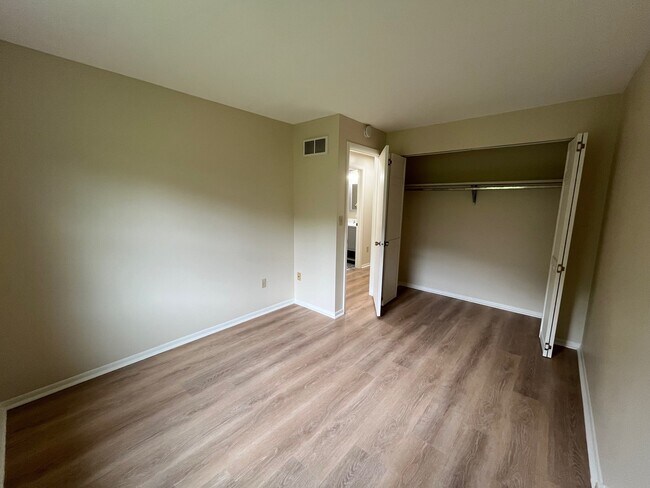 Building Photo - 7426 Lighthouse Point