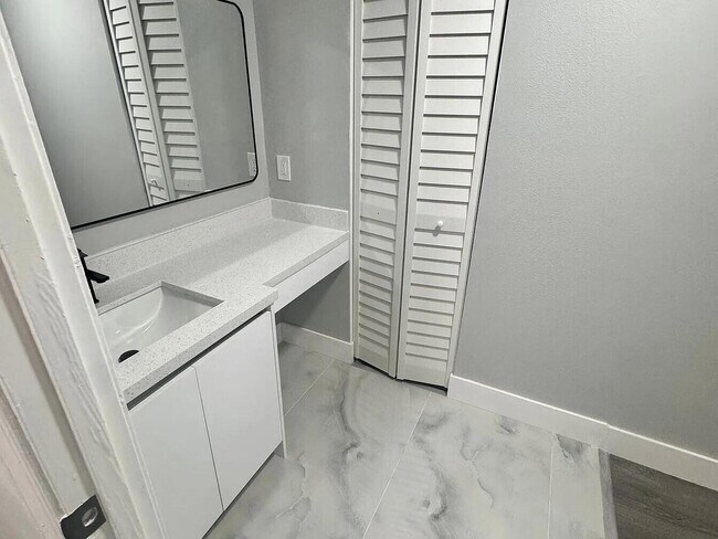 Building Photo - 3244 NW 84th Ave