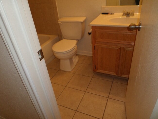 Building Photo - 1310 Chips Dr