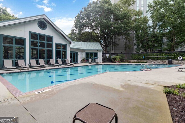 Building Photo - 2870 Pharr Ct S Northwest