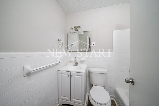Building Photo - 1417 Celeste Dr