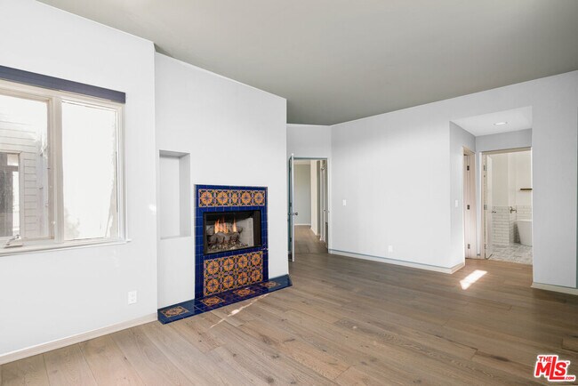 Building Photo - 2115 3rd St
