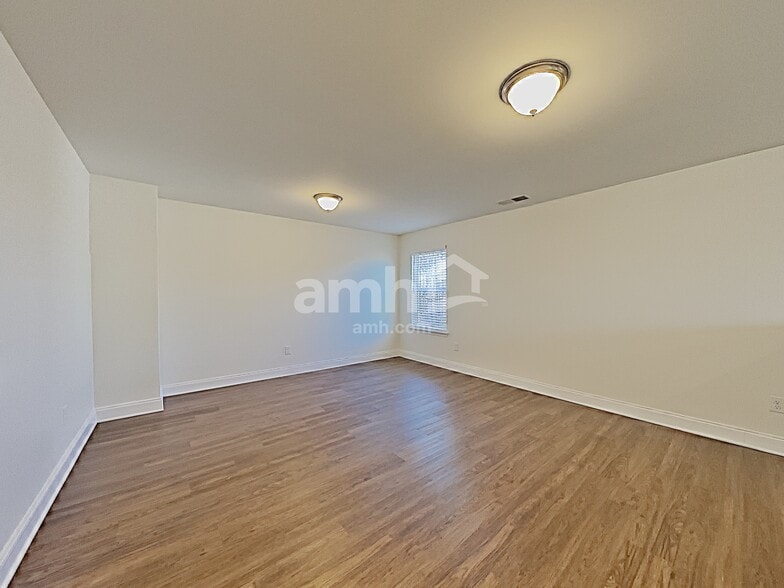 Building Photo - 4905 Canyon Creek Way