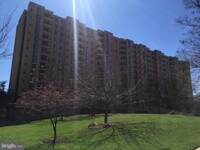 Building Photo - 4500 S Four Mile Run Dr