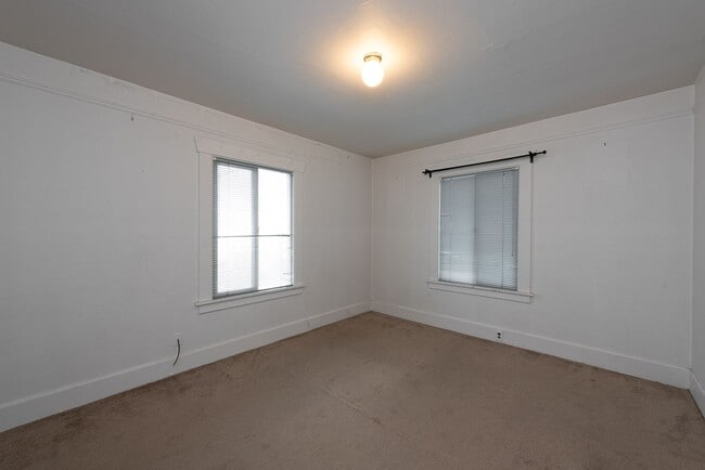 Building Photo - Beautiful 4 Bedroom Home Located on North Beacon Hill!