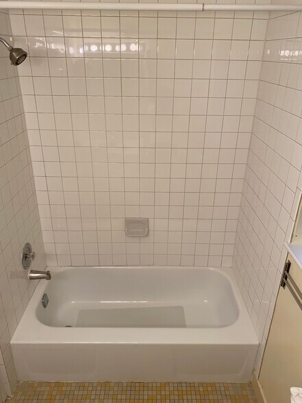 Main level bathroom - 3441 S Stafford St