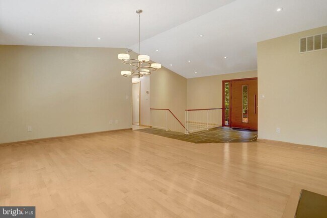 Building Photo - 6030 Berwynd Rd
