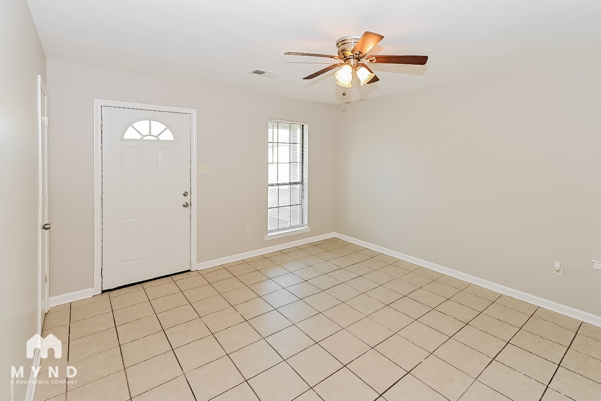 Building Photo - 10571 Chateau Dr