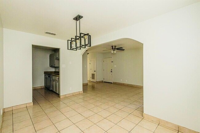 Building Photo - 1752 Tiara Trail