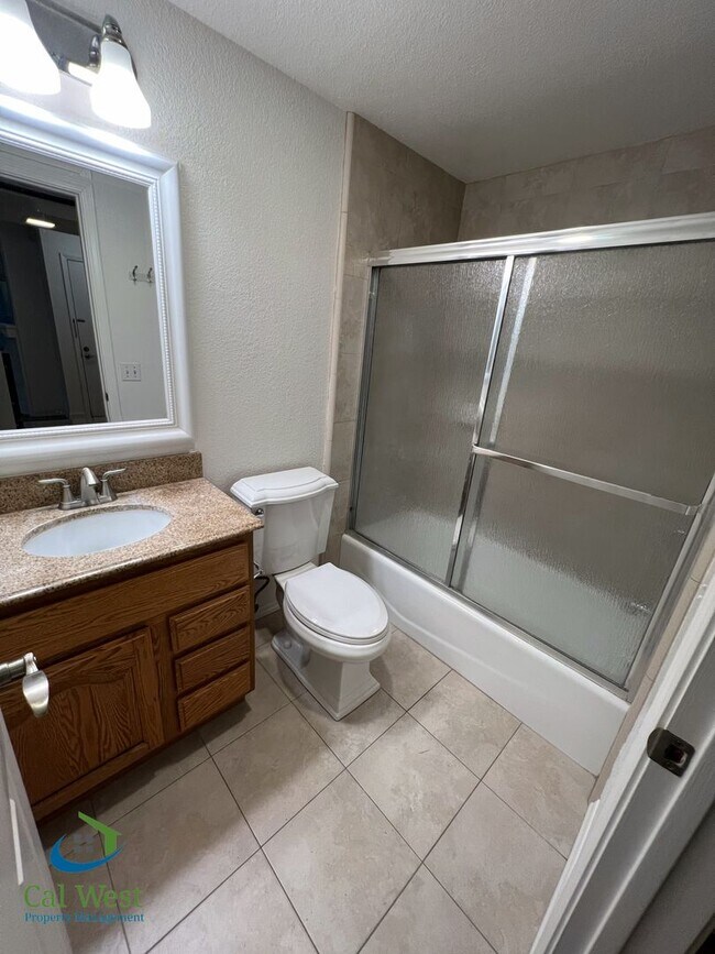 Building Photo - $2595 - Spacious 1 Bedroom, 1 Bath Condo in North San Jose!