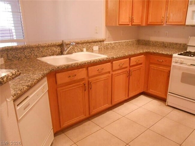 Building Photo - 103 Topsail Dr