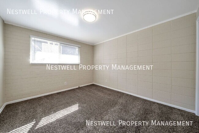 Building Photo - 1389 S 300 E