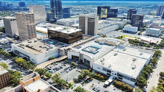 Building Photo - 2400 McCue Rd