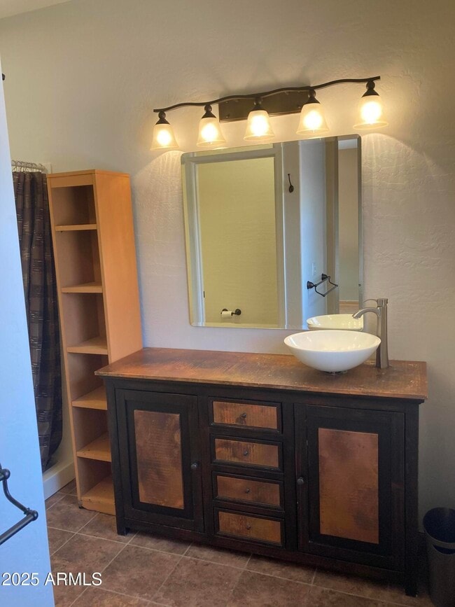 Building Photo - 85 S Sagebrush Way