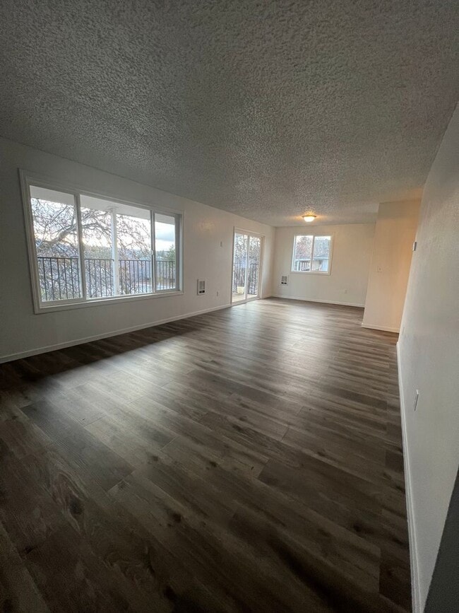 2 Bedroom 1.5 Bathroom Apartment Close t... 2139 N Eldorado Ave