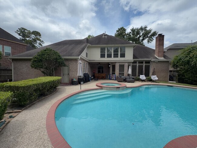 Building Photo - 16410 Emilia Ct