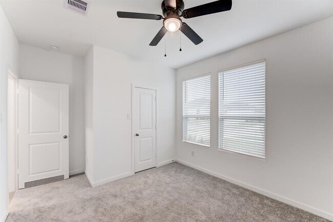 Building Photo - 16542 Texas Palmetto Wy
