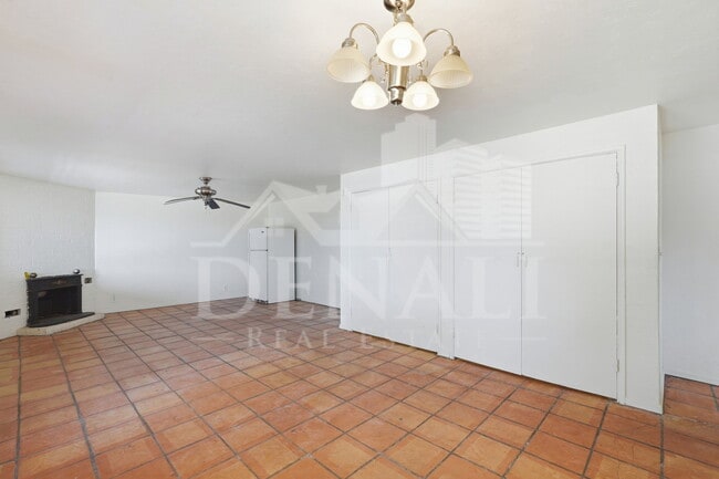 Building Photo - 3801 N 4th Ave