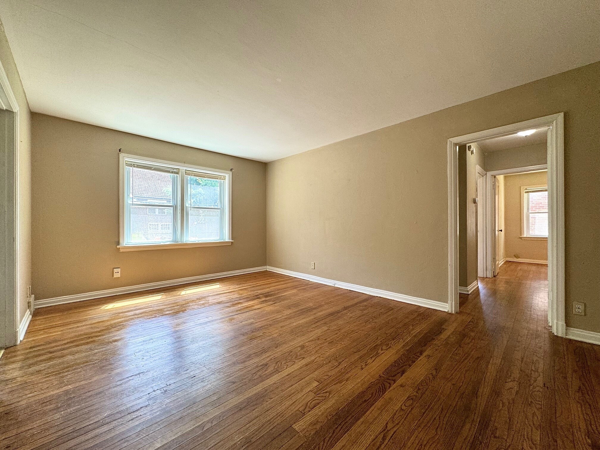 Building Photo - 420 S Hanley Rd