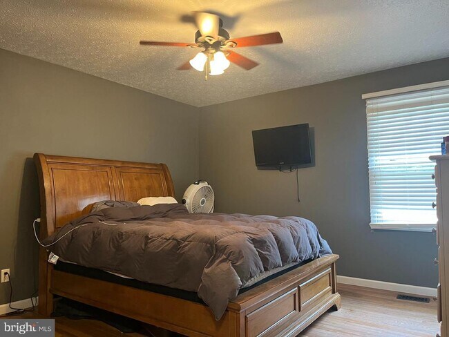 Building Photo - 65 Bentley Dr