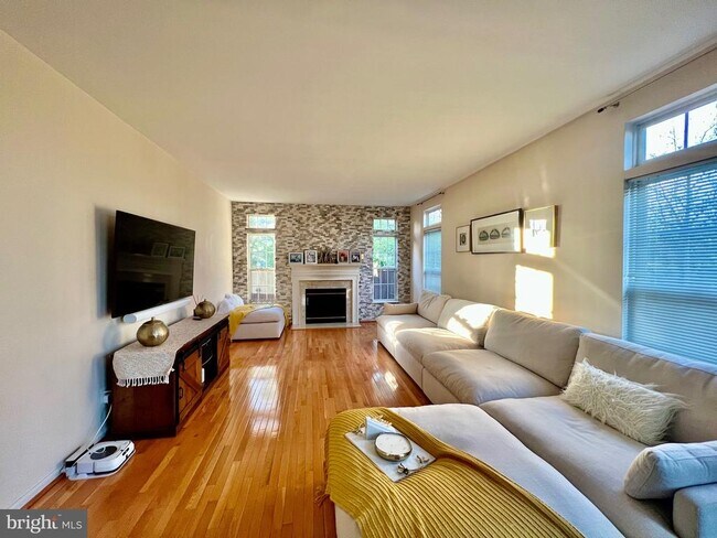 Primary Photo - 15000 Onan Ct