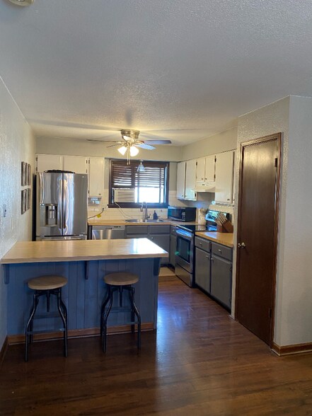 Building Photo - 1406 Glen Haven Dr