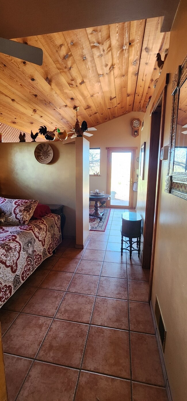 Building Photo - 27675 AZ-89