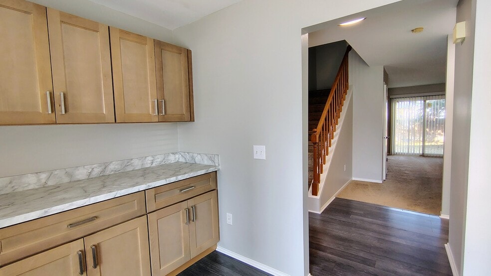 Building Photo - 24757 Bashian Dr